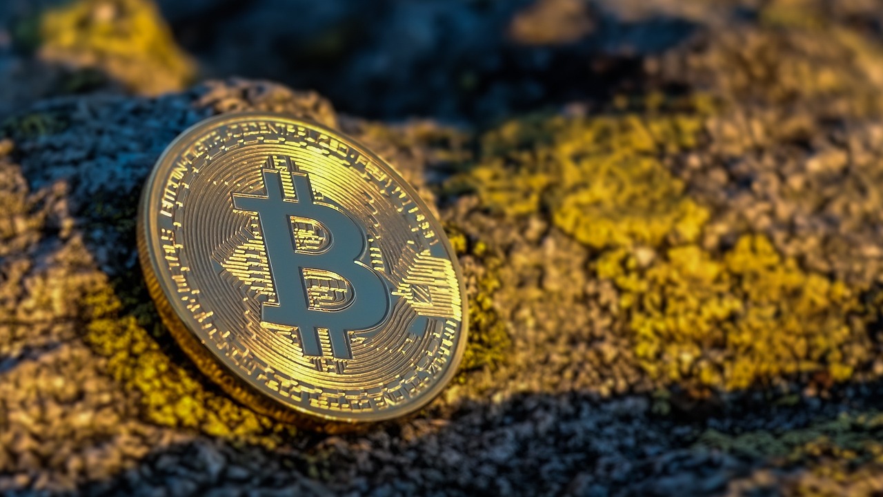 How to Analyze Historical Data for Better Crypto Trading